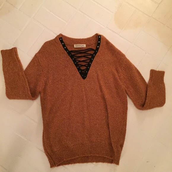 Shoe Lace-Front Oversized Sweater - Picture 4 of 8